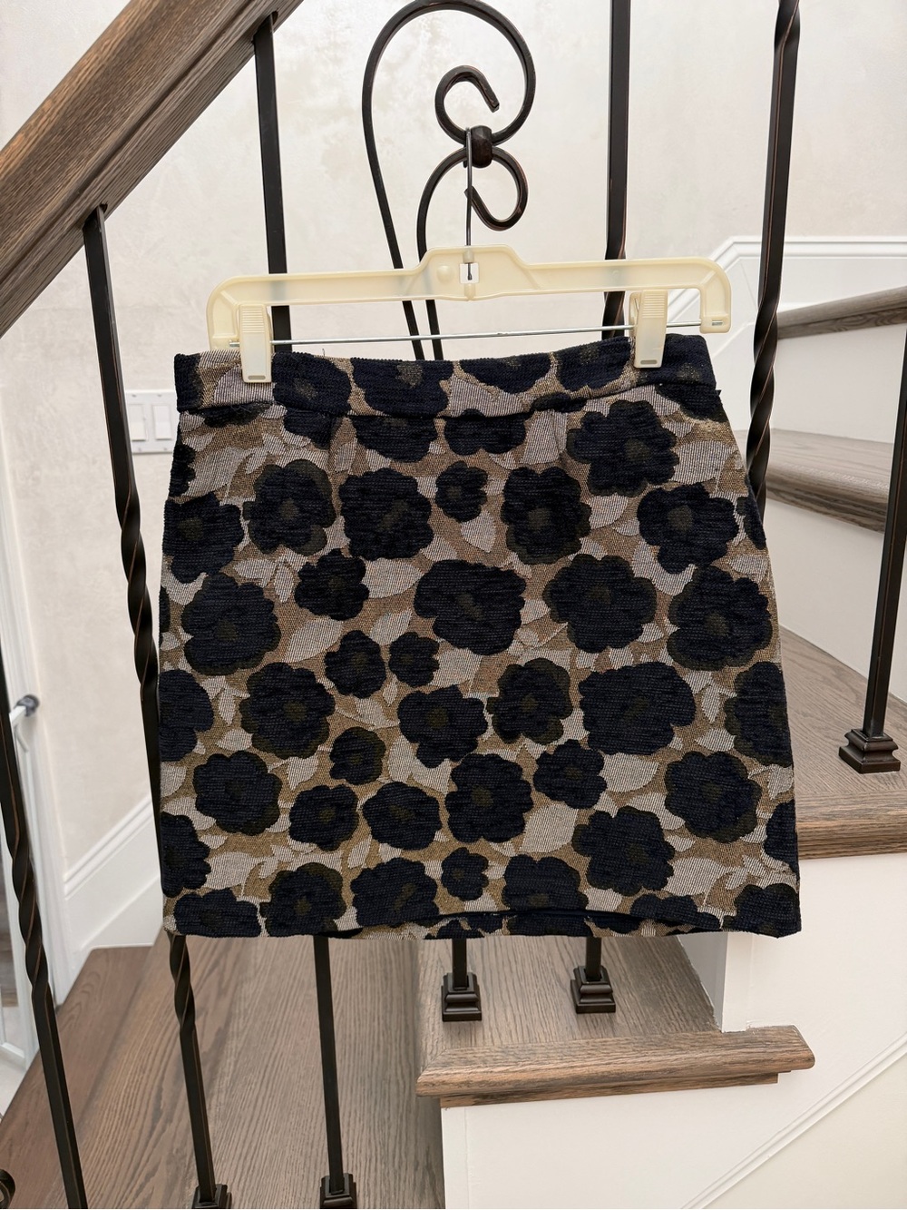 NWT Sam Edelman Navy Gold Floral Jacquard Mini Skirt "The Weekender" Size 4